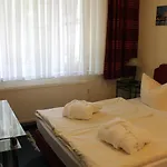 Mueller Hotell 3*